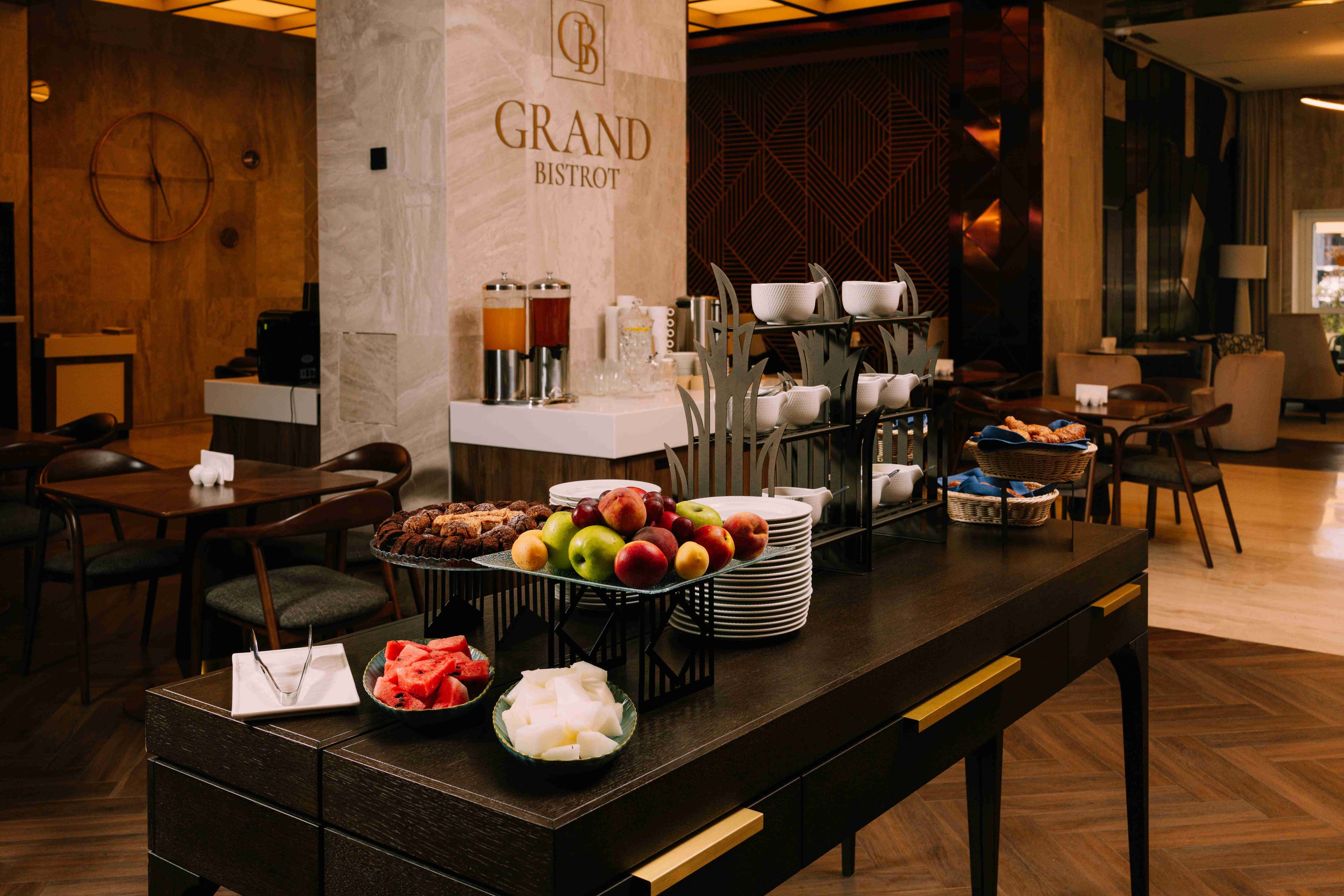 GRAND BISTROT
