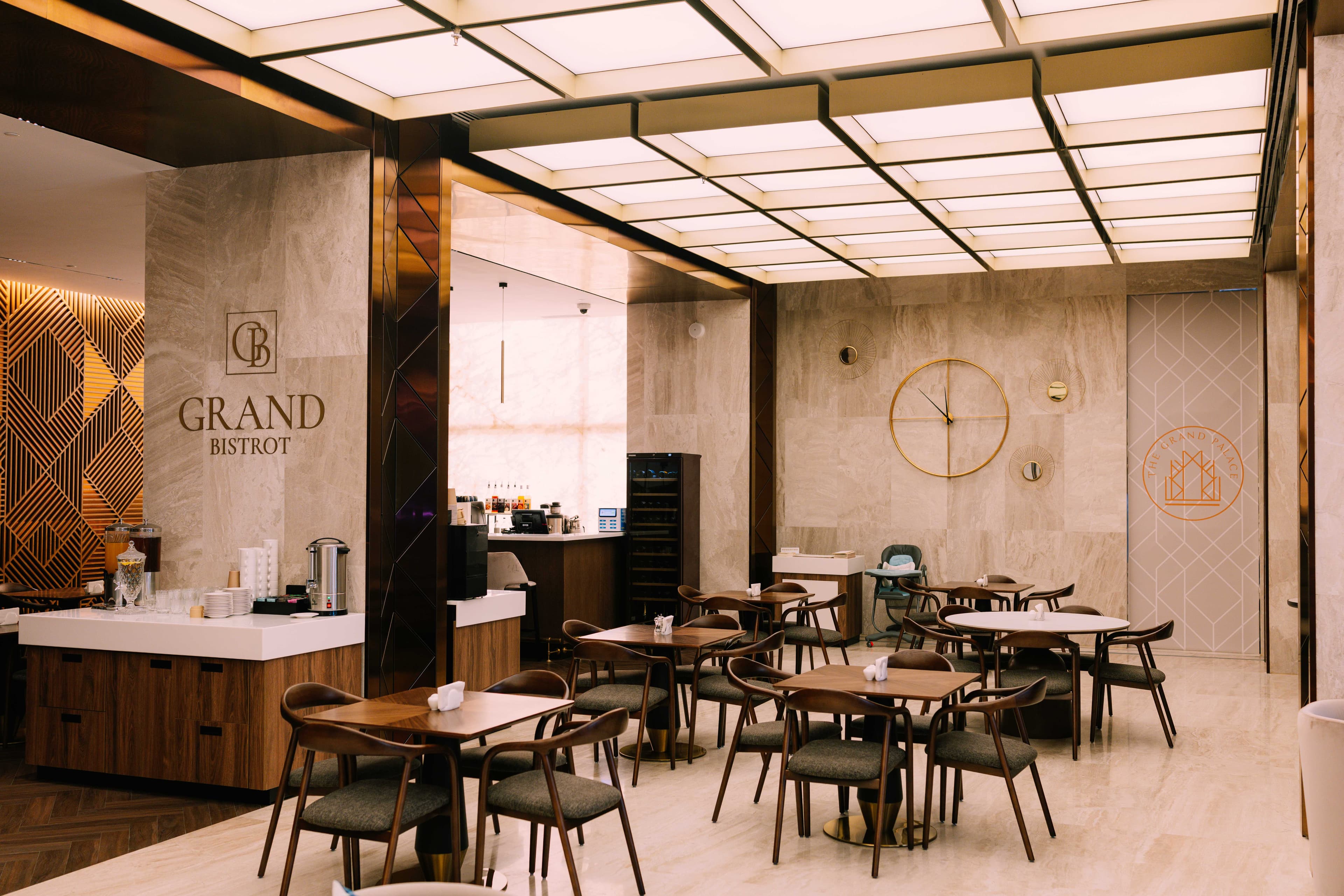 GRAND BISTROT